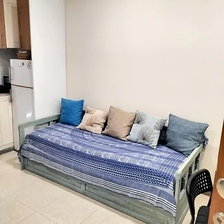 Апартаменты Welcoming 55 Sqm In With Garden View