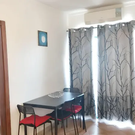 Appartement Welcoming 55 Sqm In With Garden View