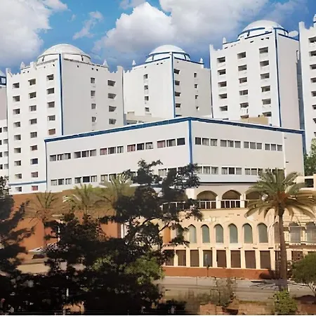 Welcoming 55 Sqm In With Garden View Appartement Portimão