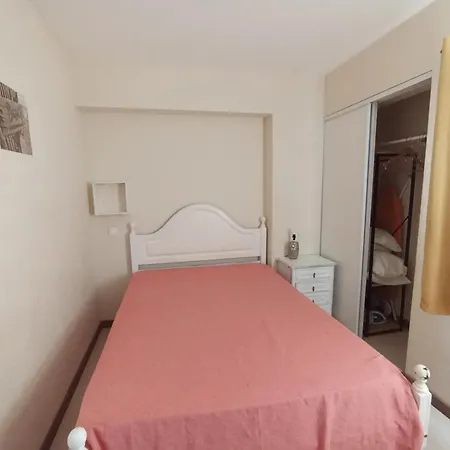 Welcoming 55 Sqm In With Garden View Apartment Portimao