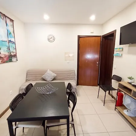 Welcoming 55 Sqm In With Garden View بورتيماو