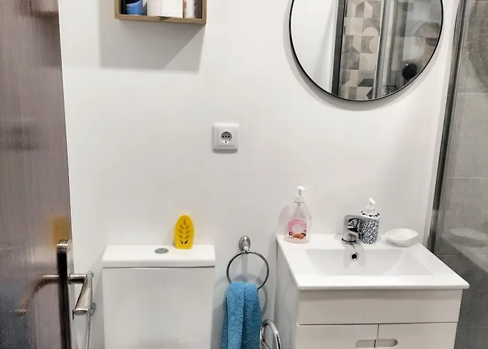 Welcoming 55 Sqm In With Garden View Portimão