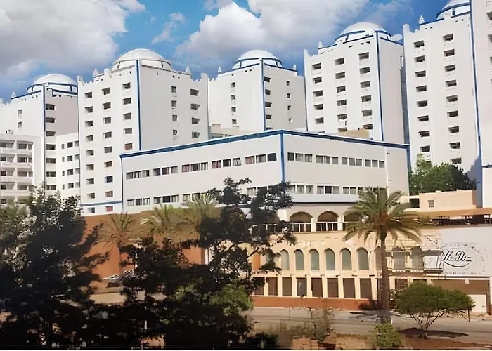 Welcoming 55 Sqm In With Garden View Appartement Portimão